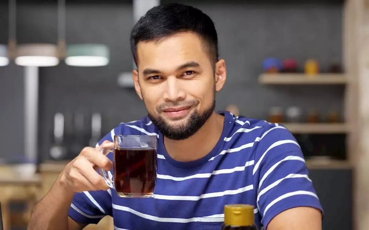 Teuku Wisnu Unggah Video Tengah 'Mandi Hujan', Badan 'Cungkring' Justru Disorot