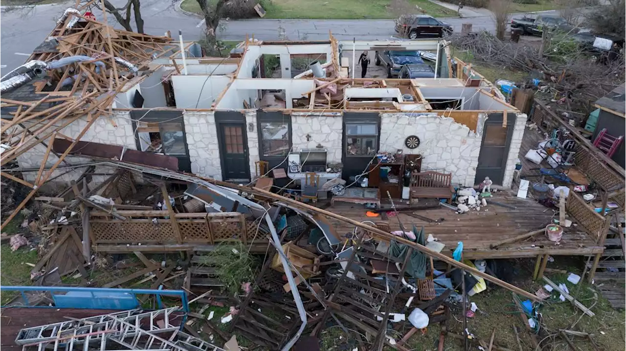 Powerful storm rocks Texas and Gulf Coast with tornadoes, killing 1