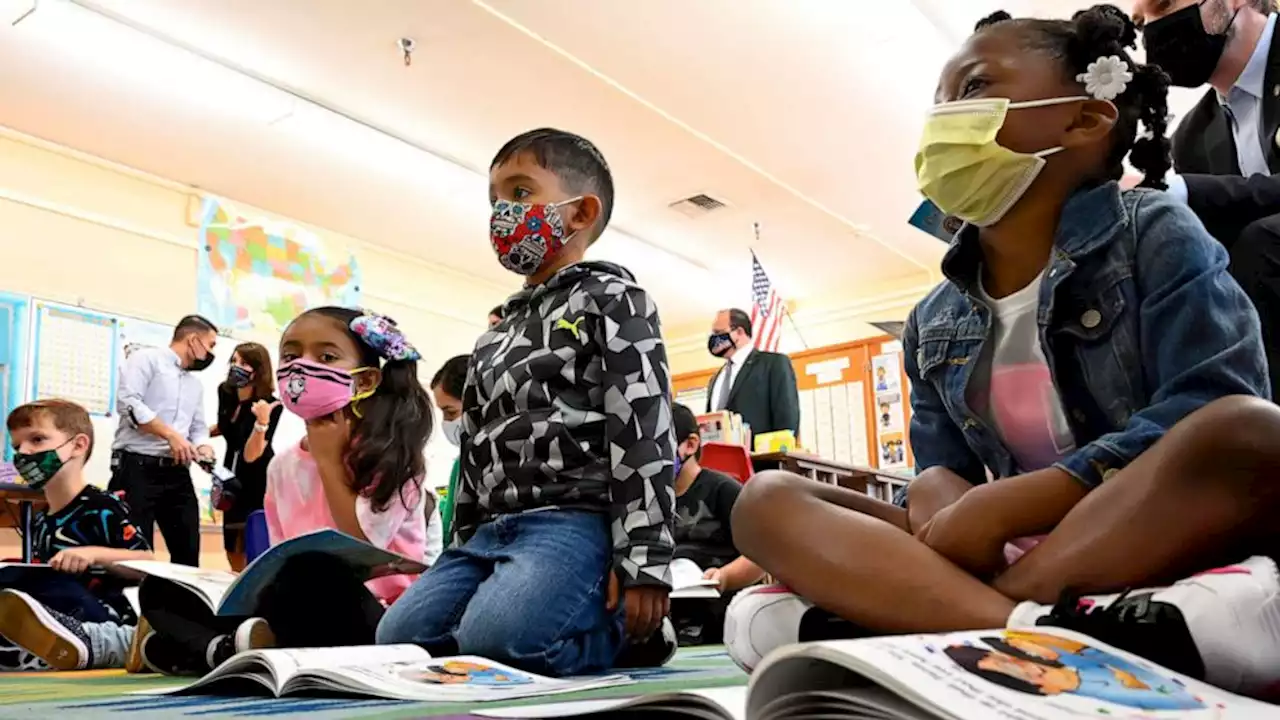 Los Angeles teachers' union ratifies agreement to end indoor mask mandate