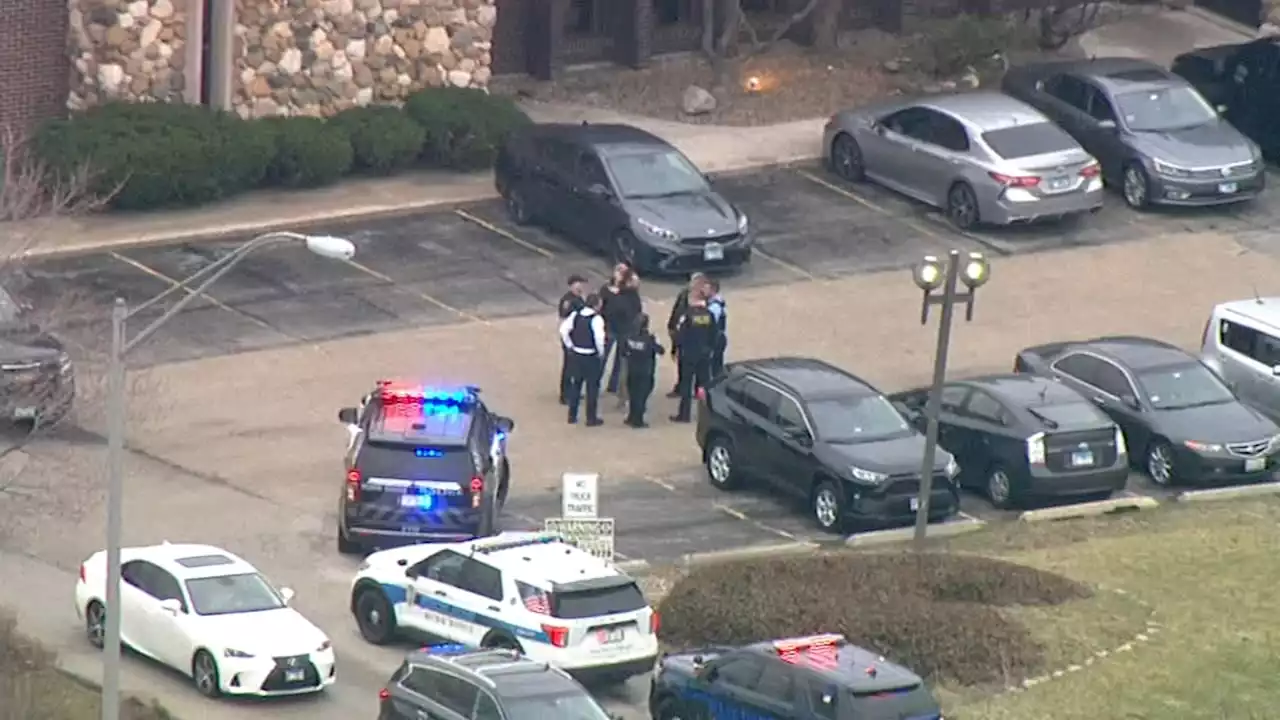 Police investigating after workplace shooting in Burr Ridge, IL leaves 1 dead, 1 injured