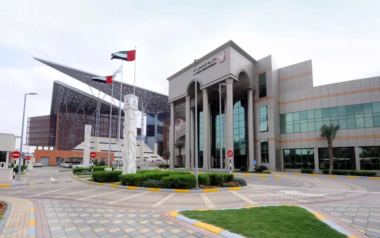 سيدة تطالب طليقة ابنها بدفع 48 ألف درهم عن اتهام كيدي