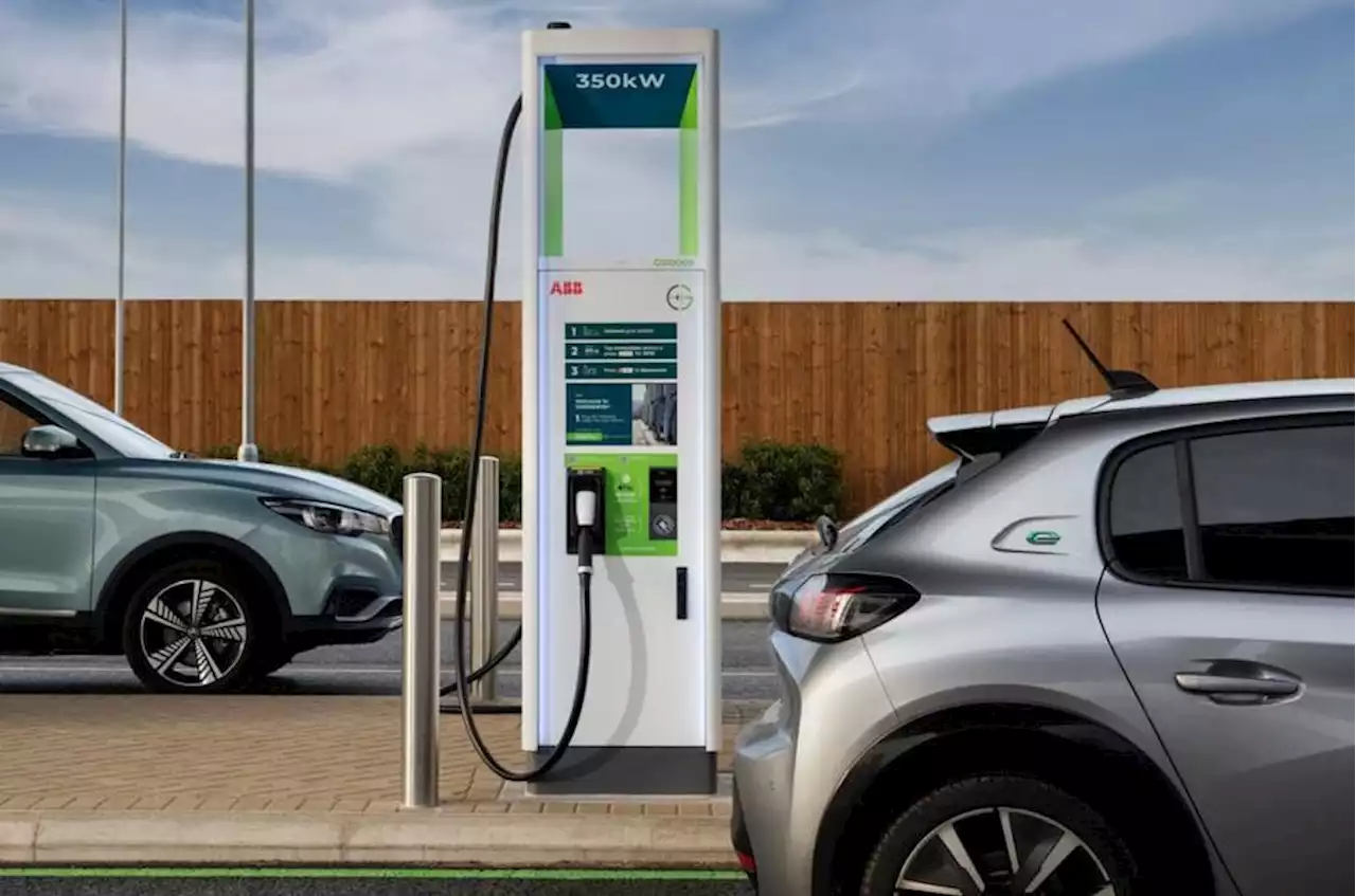 Car industry bosses call for co-ordinated charging point plan | Autocar