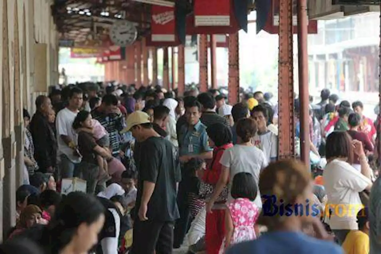 Ini Alasan Rencana Penutupan Perlintasan Sebidang Stasiun Senen | Ekonomi - Bisnis.com