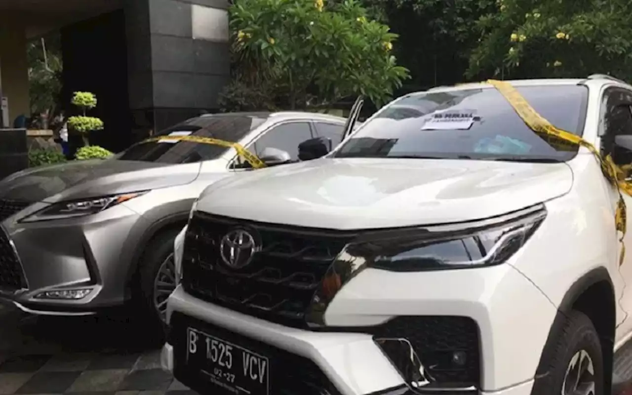 Lexus RX300 hingga Apartemen Jadi Barang Bukti Investastasi Bodong Robot Trading Fahrenheit | Kabar24 - Bisnis.com