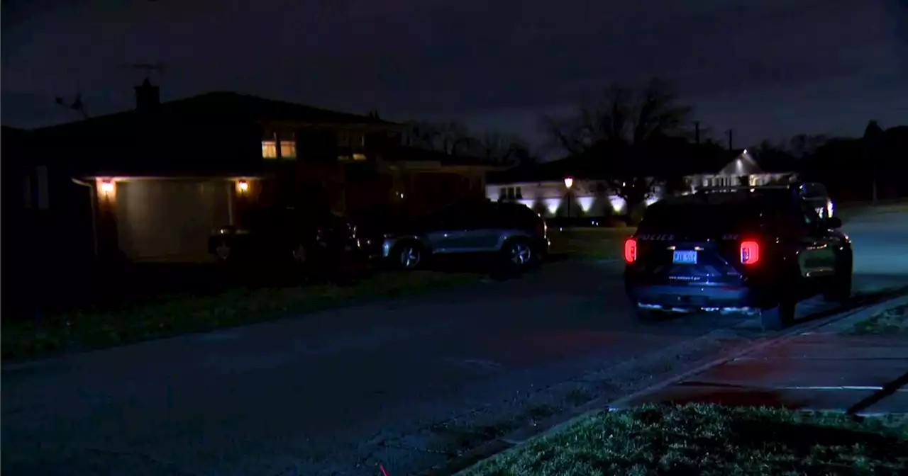 Search on for attackers in violent home invasion in Oak Lawn