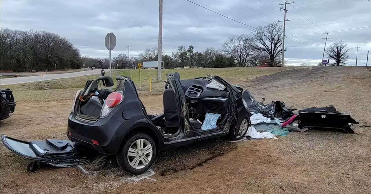 6 students killed in Oklahoma crash were in car that seats 4