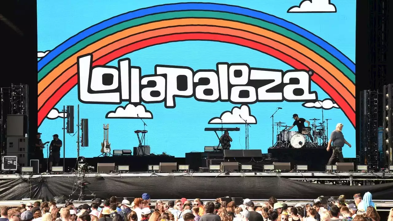 Lollapalooza 2022 lineup: Metallica, Dua Lipa, Green Day, Machine Gun Kelly