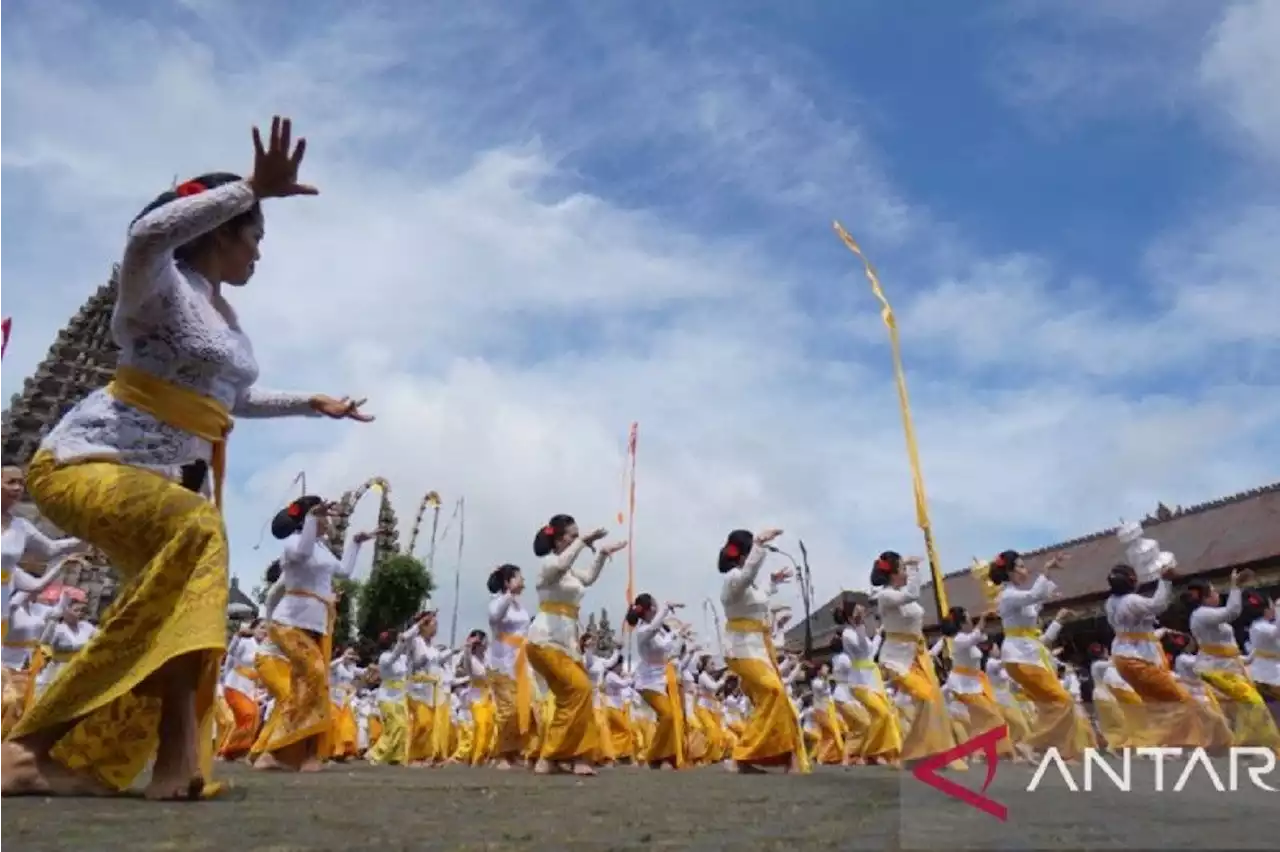 Pemkab Bangli, Bali Tampilkan 300 Penari Rejang Rentang, wow!