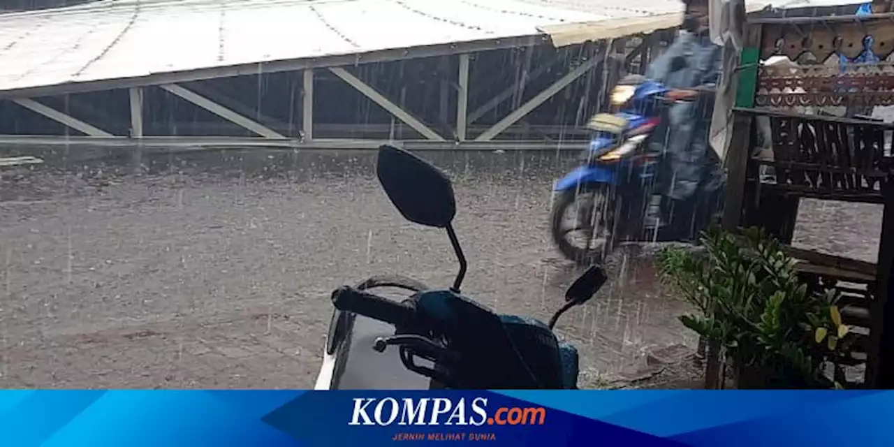 Atap Kanopi di Duren Sawit Terbang karena Angin Kencang, 2 Pengendara Motor Luka-luka