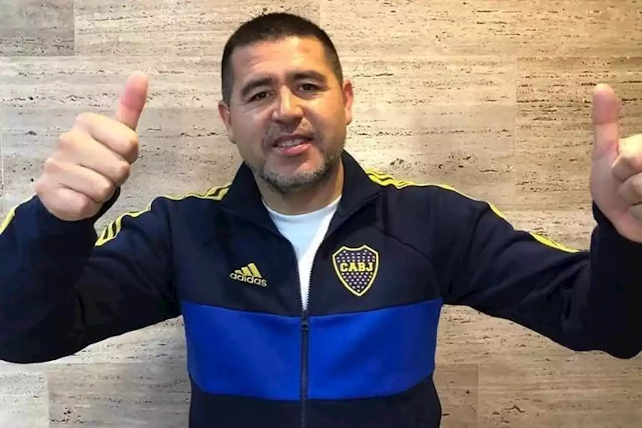 Juan Román Riquelme reveló el extraño ritual que sigue cuando ve los partidos por TV: “Bajo el volumen y...”