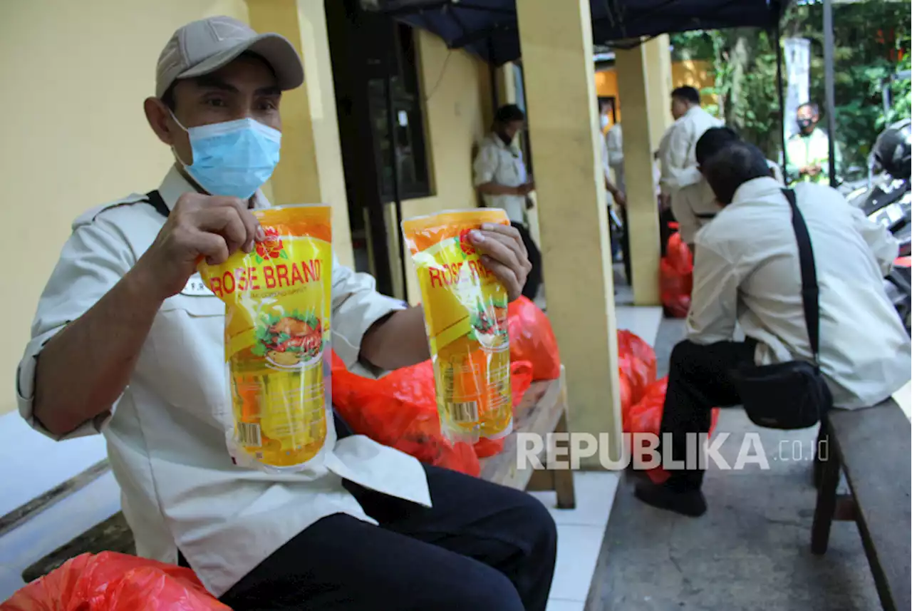 Operasi Pasar Minyak Goreng Jabar Diprioritaskan untuk Warga Miskin |Republika Online