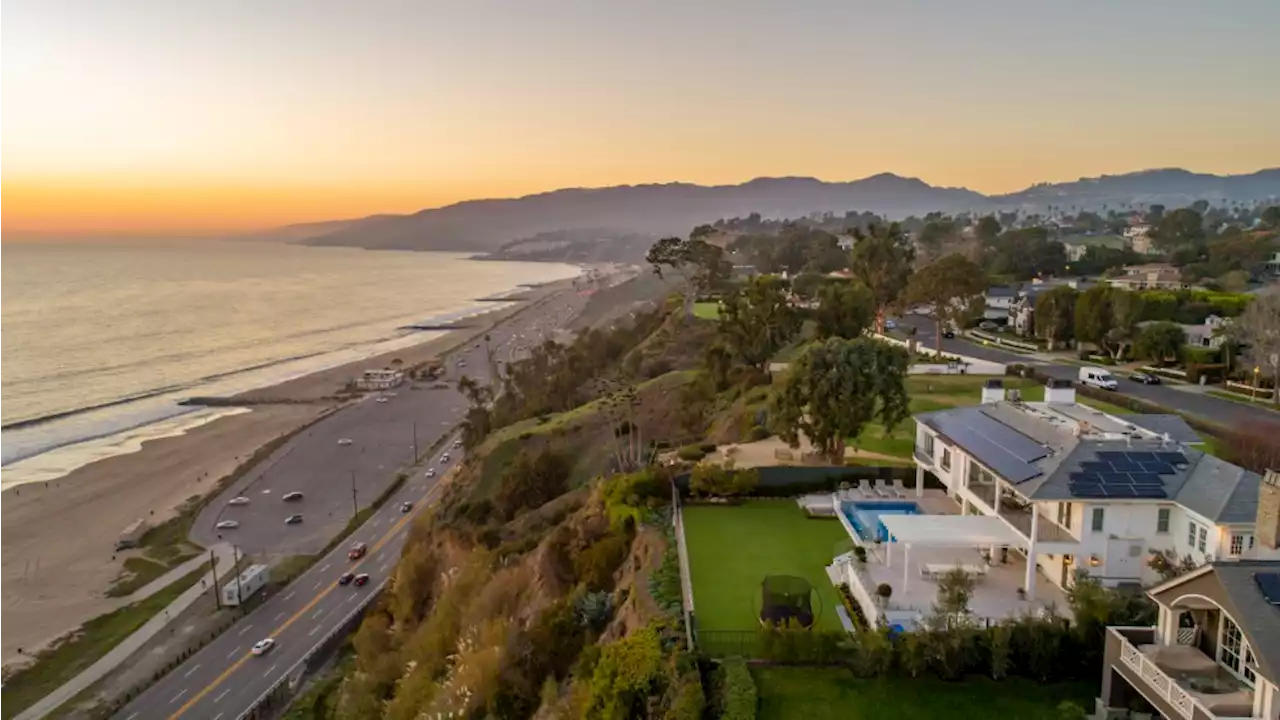 The Pool at This $30 Million LA Mansion Transforms Into a Dance Floor