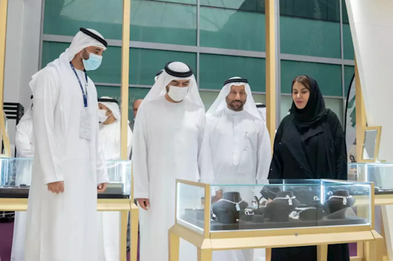 عبدالله بن سالم القاسمي يفتتح النسخة الـ 49 من معرض 'الشرق الأوسط للساعات والمجوهرات'