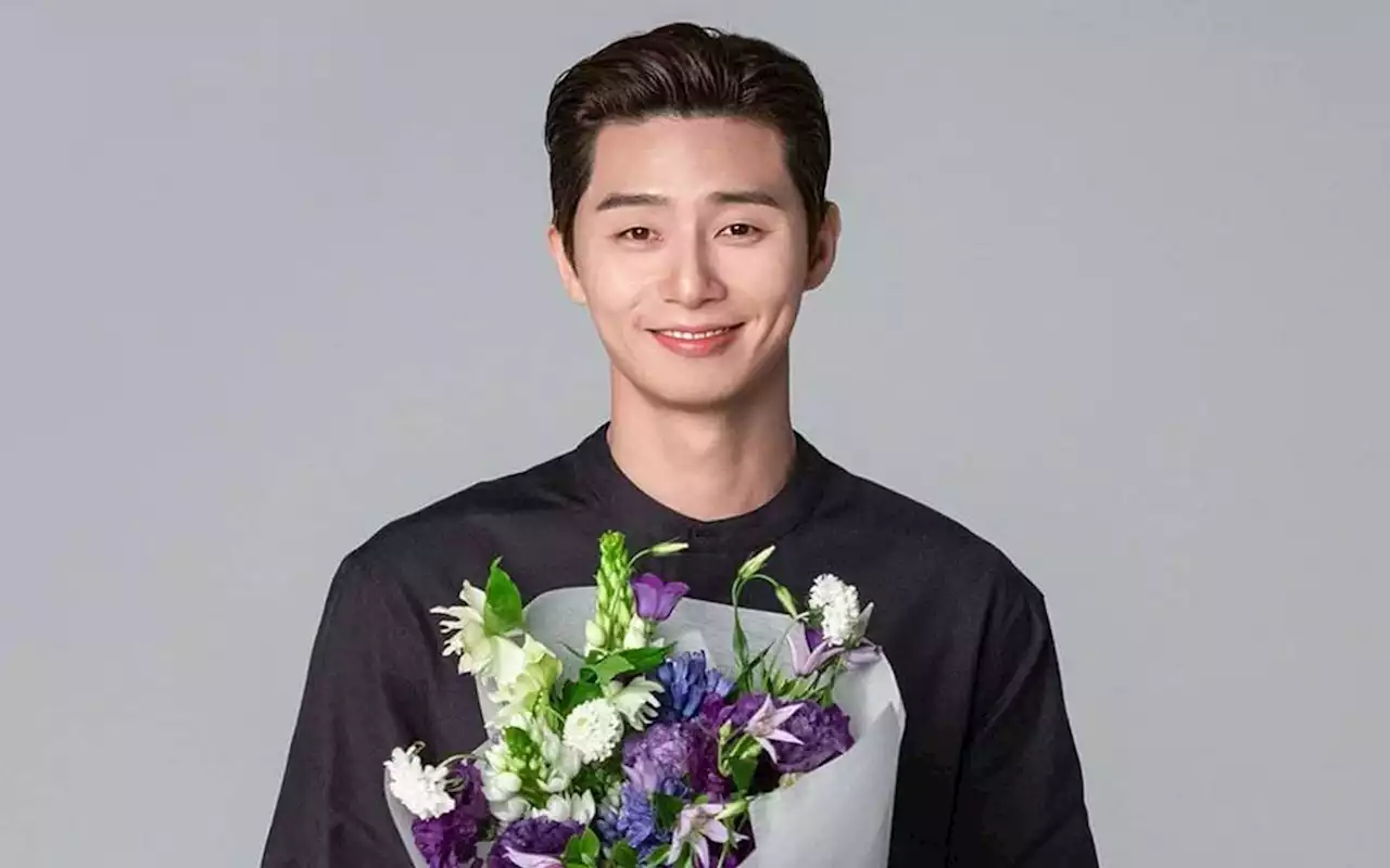 Aura Kebapakan Park Seo Joon Terpancar Jelas Saat Berinteraksi dengan Bayi Manajernya Ini