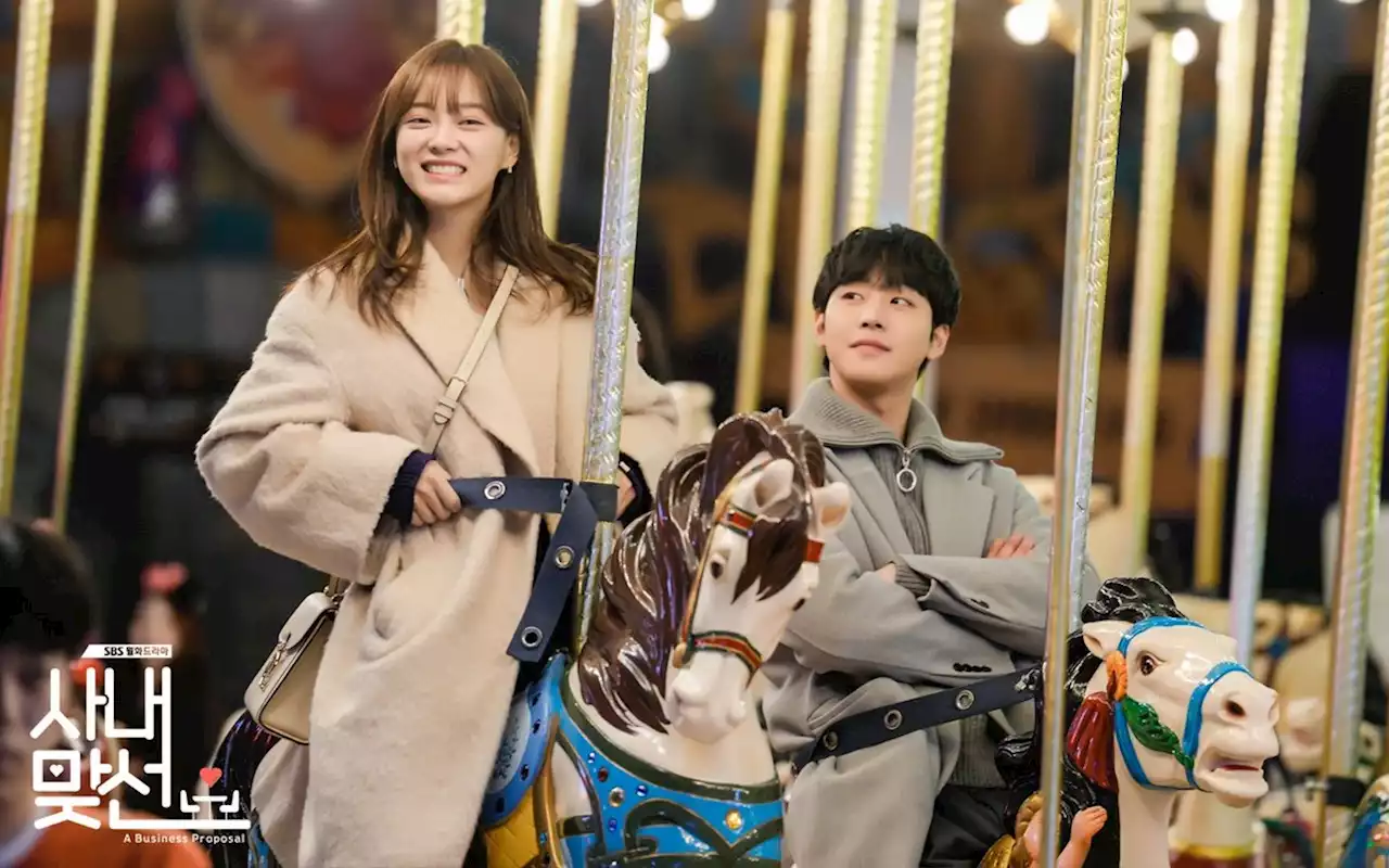 Bando Unyu Ahn Hyo Seop Ternyata Asli Dipilih Kim Sejeong Untuk Syuting 'Business Proposal'