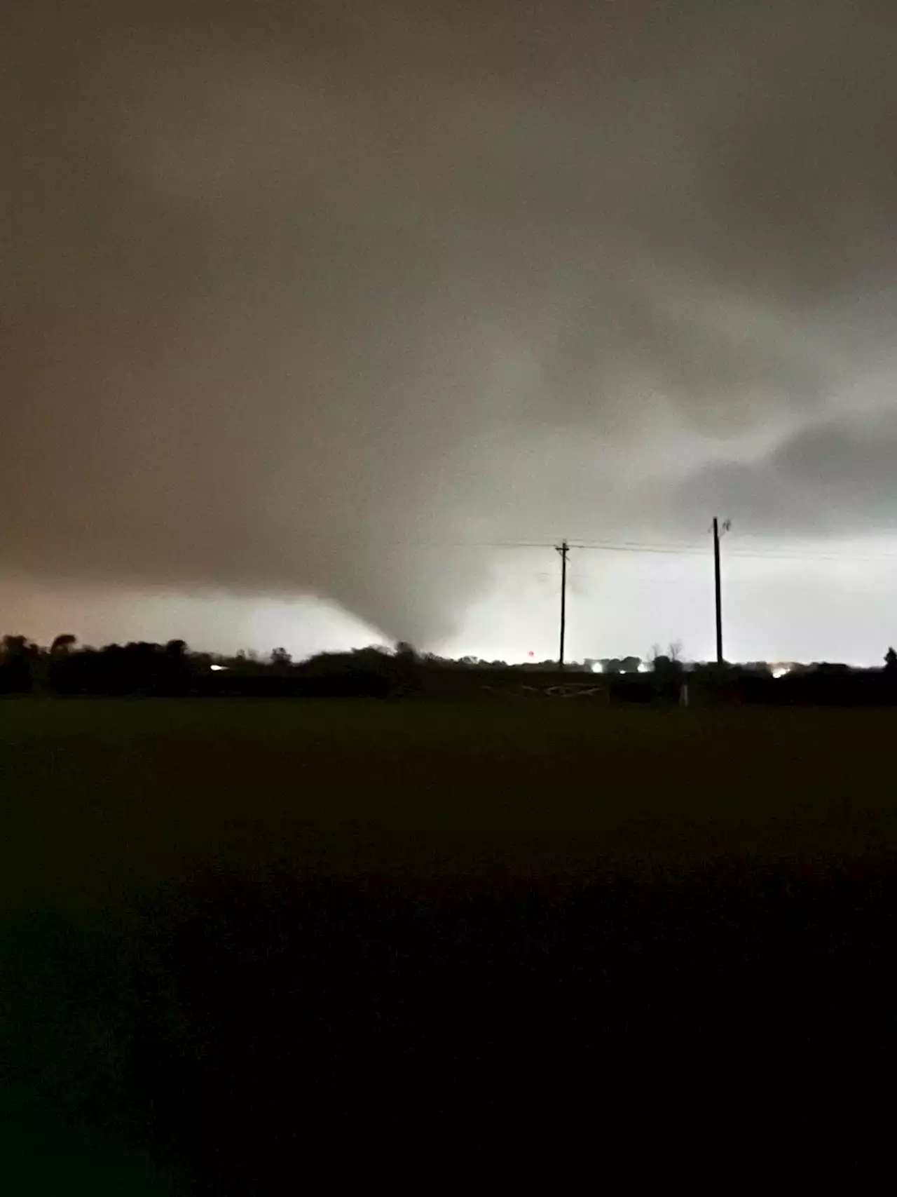 Video shows large tornado that touched down in Baldwin County