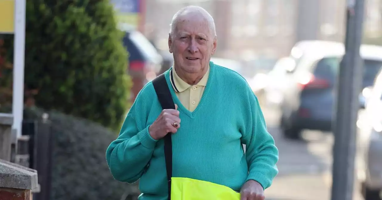 UK's oldest paperboy posts 300 papers for £10 after wife's death left him alone