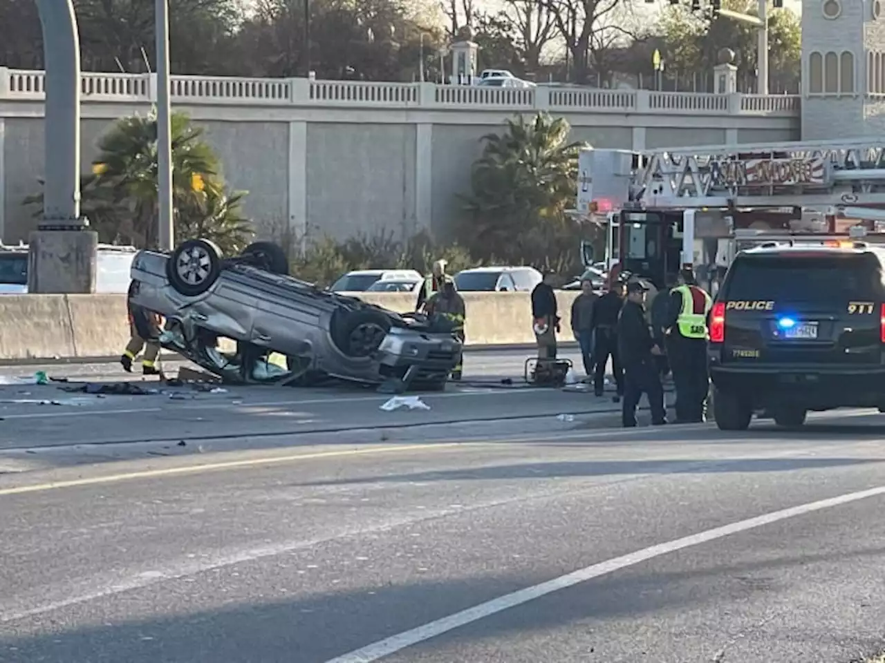 9 people inside SUV involved in deadly crash on I-35, SAPD says; ME releases ages of 2 killed