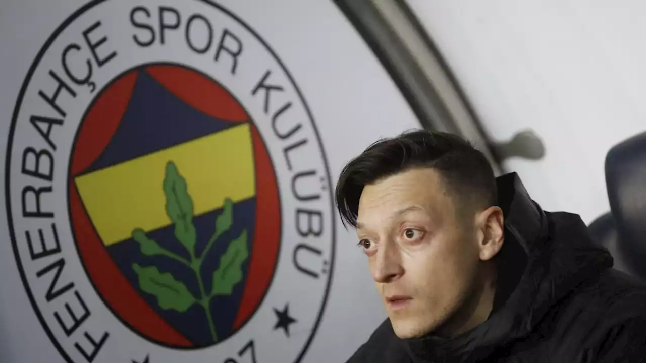 Özil fliegt bei Fenerbahce aus dem Kader