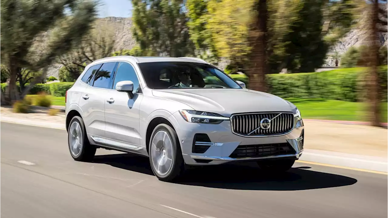 2022 Volvo XC60 Recharge First Drive | Pumping up the electric range