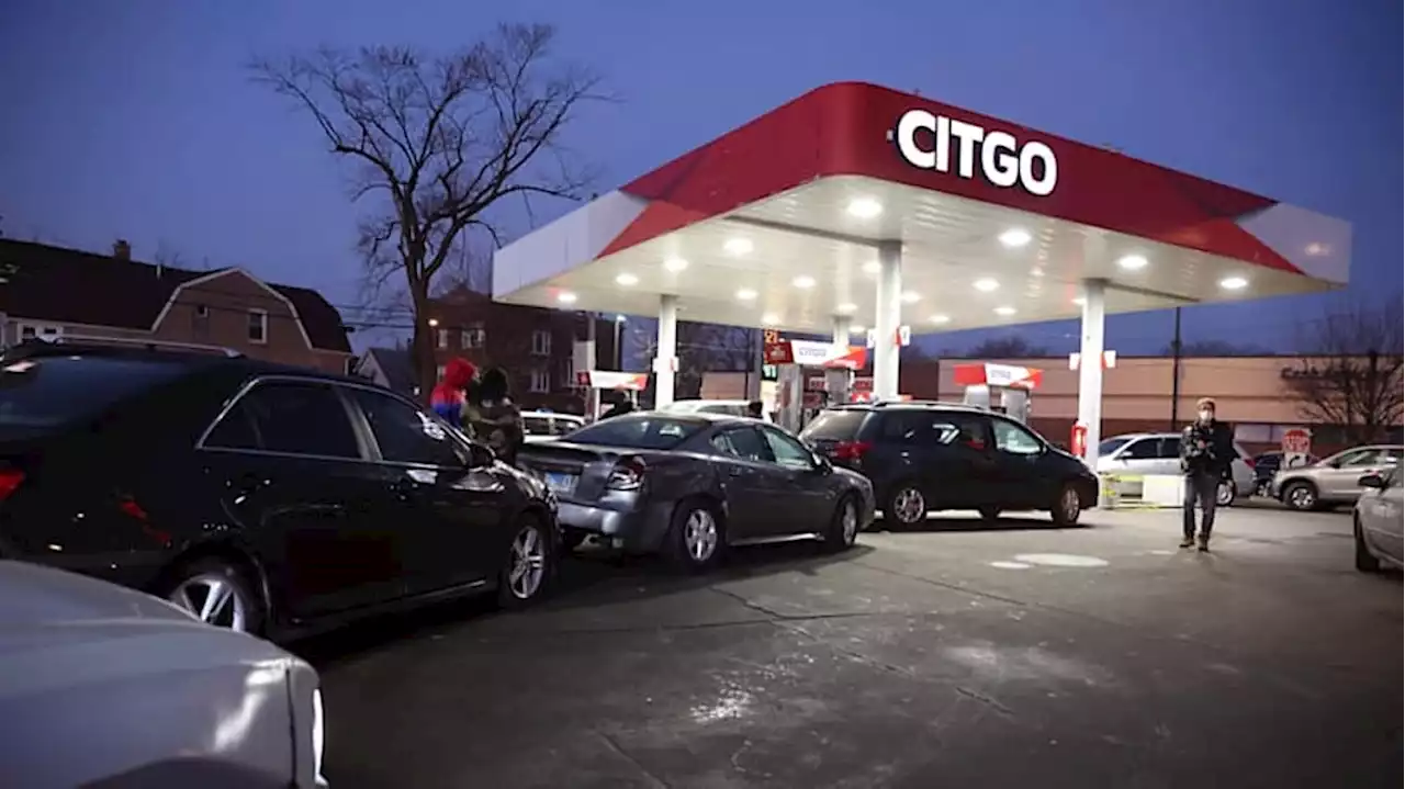 Chicago businessman gives away $1 million in free gasoline