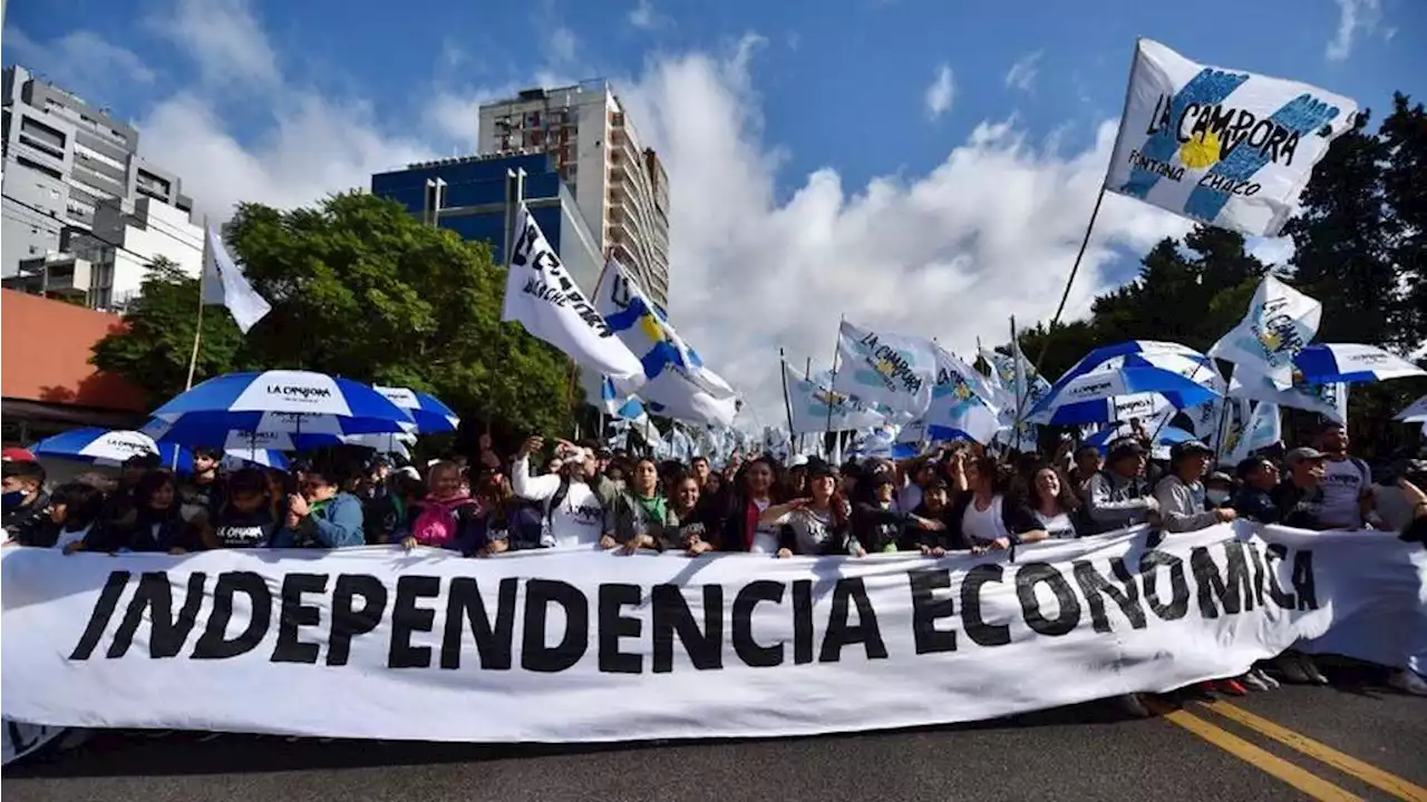 Independencia económica, crítica al FMI y elogios a Cristina: los mensajes de La Cámpora a Alberto