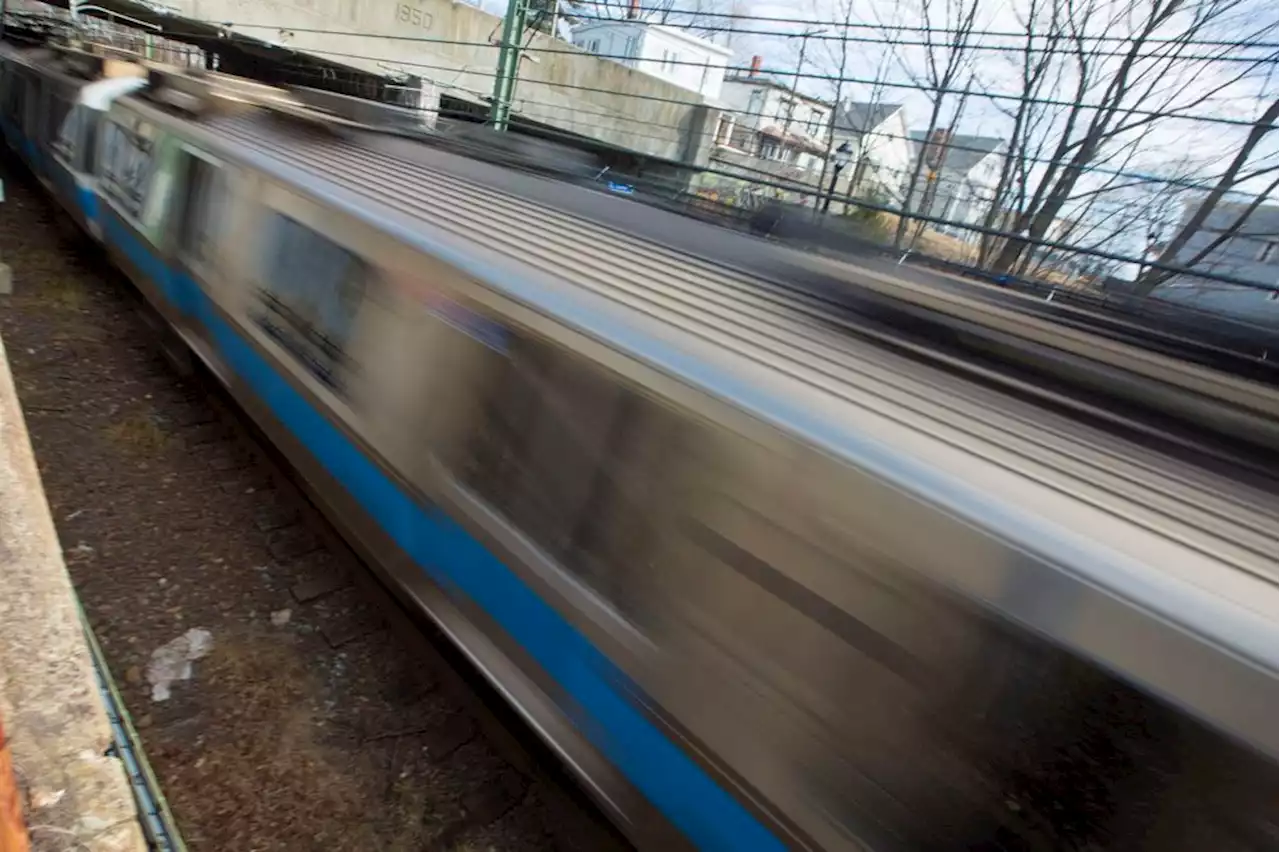 Bowdoin-Maverick Blue Line stretch will close for two weeks in April