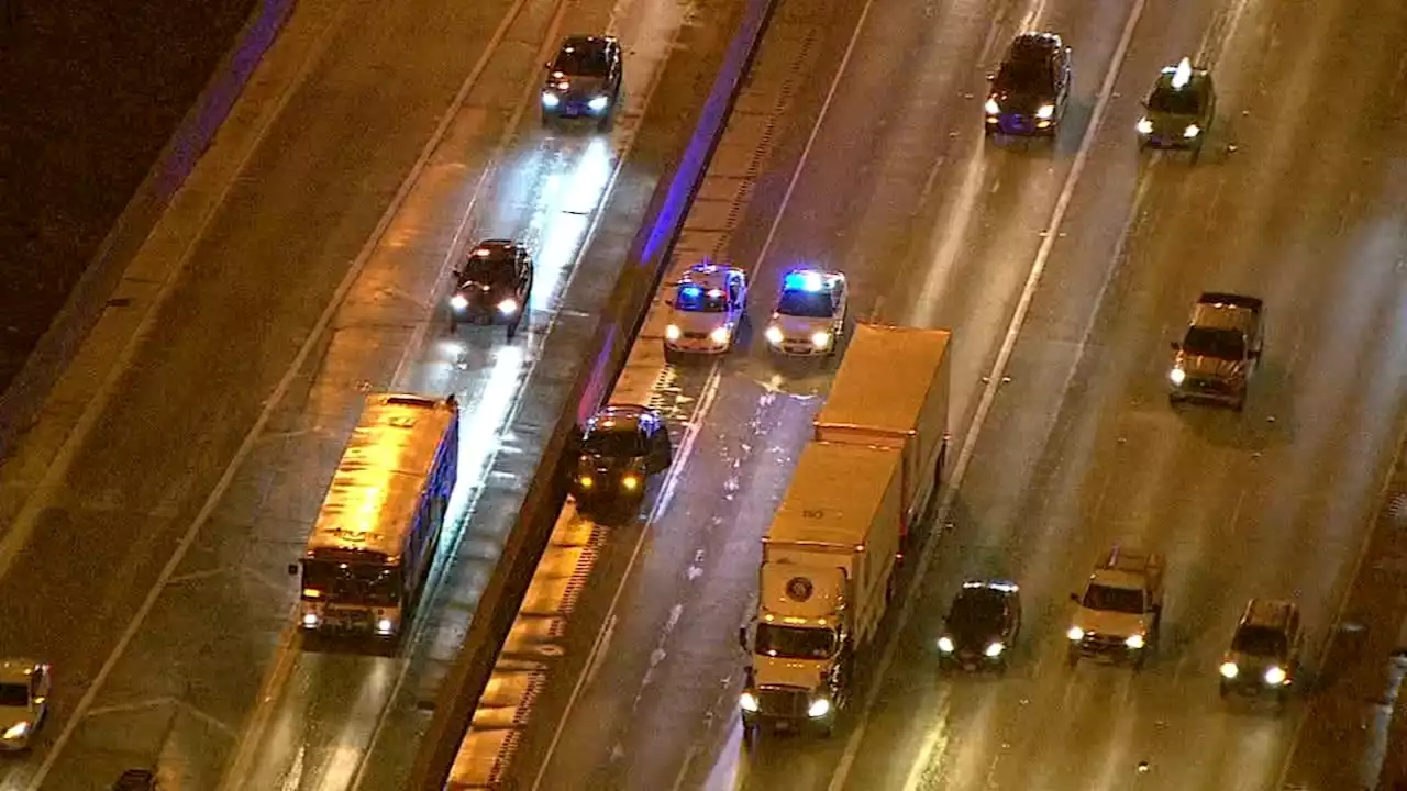 1 hurt in Dan Ryan Expressway shooting, Illinois State Police say