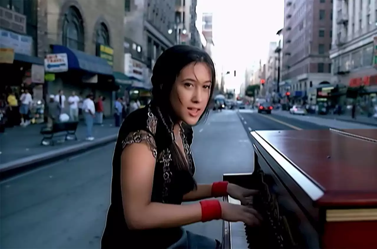 Vanessa Carlton Looks Back on ‘A Thousand Miles,’ a ‘Miraculous Moment in Time’