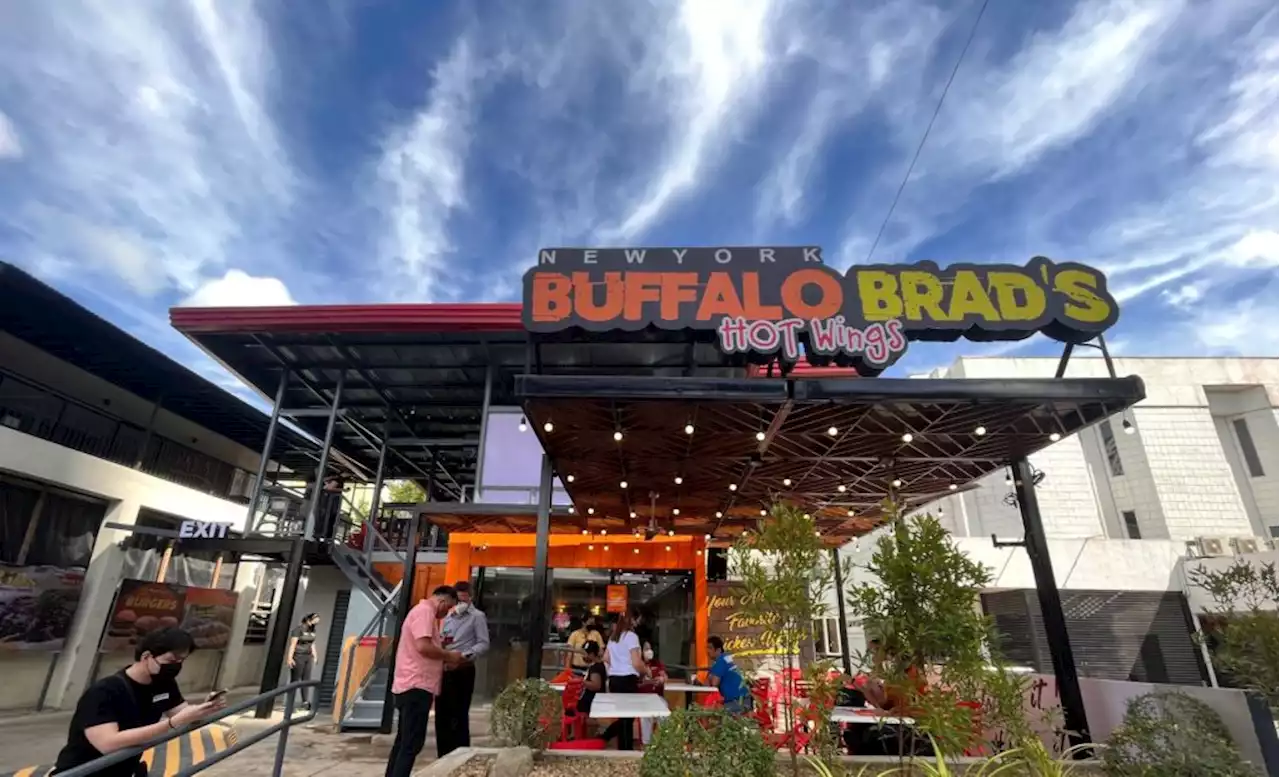 NY Buffalo Brad’s Hot Wings Opens First and Only Drive-Thru Branch in Cebu