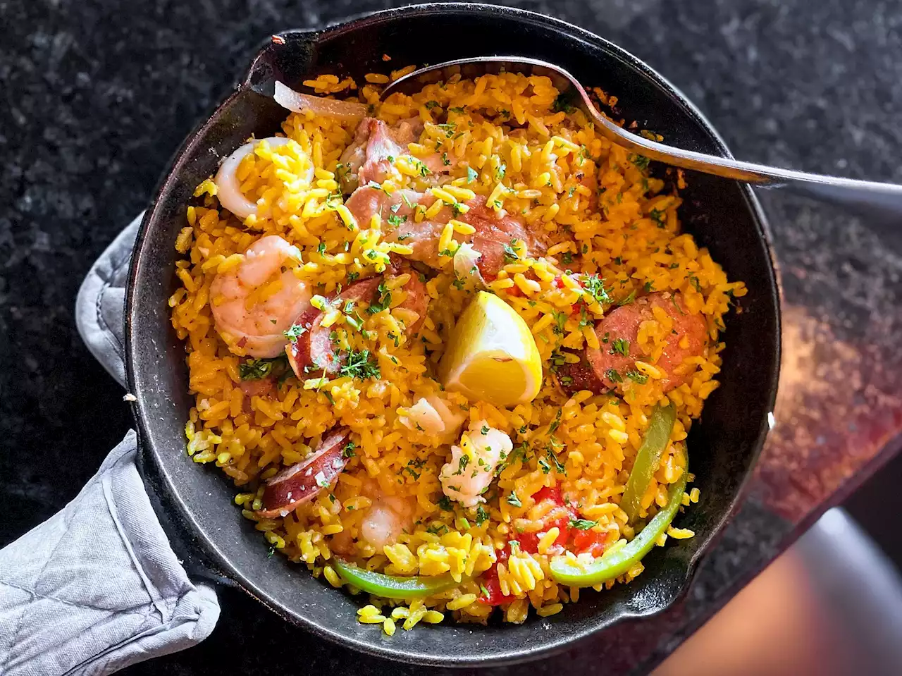 E.B. Latin Bistro: Paella In Plano