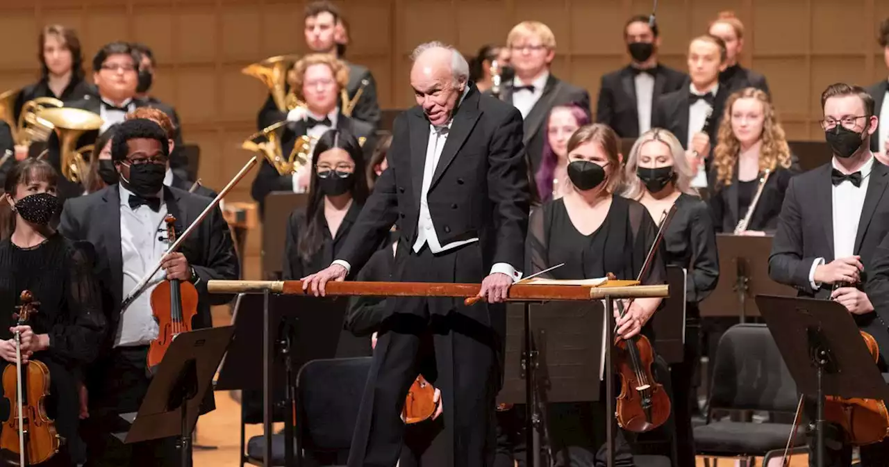 Paul Phillips conducts his last Meyerson concert with the Meadows Symphony Orchestra