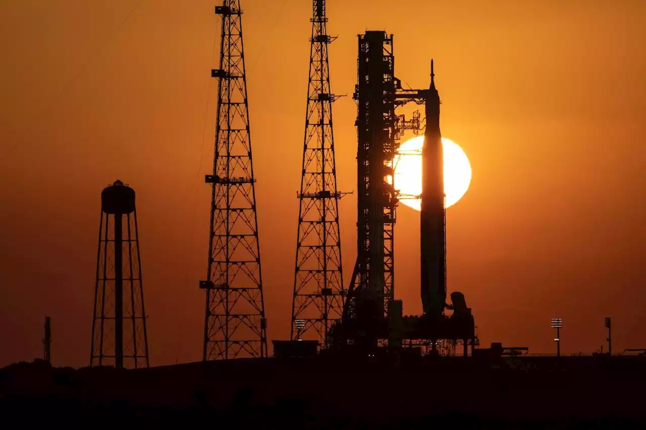 Stunning NASA images show next-gen moon rocket on launchpad | Digital Trends