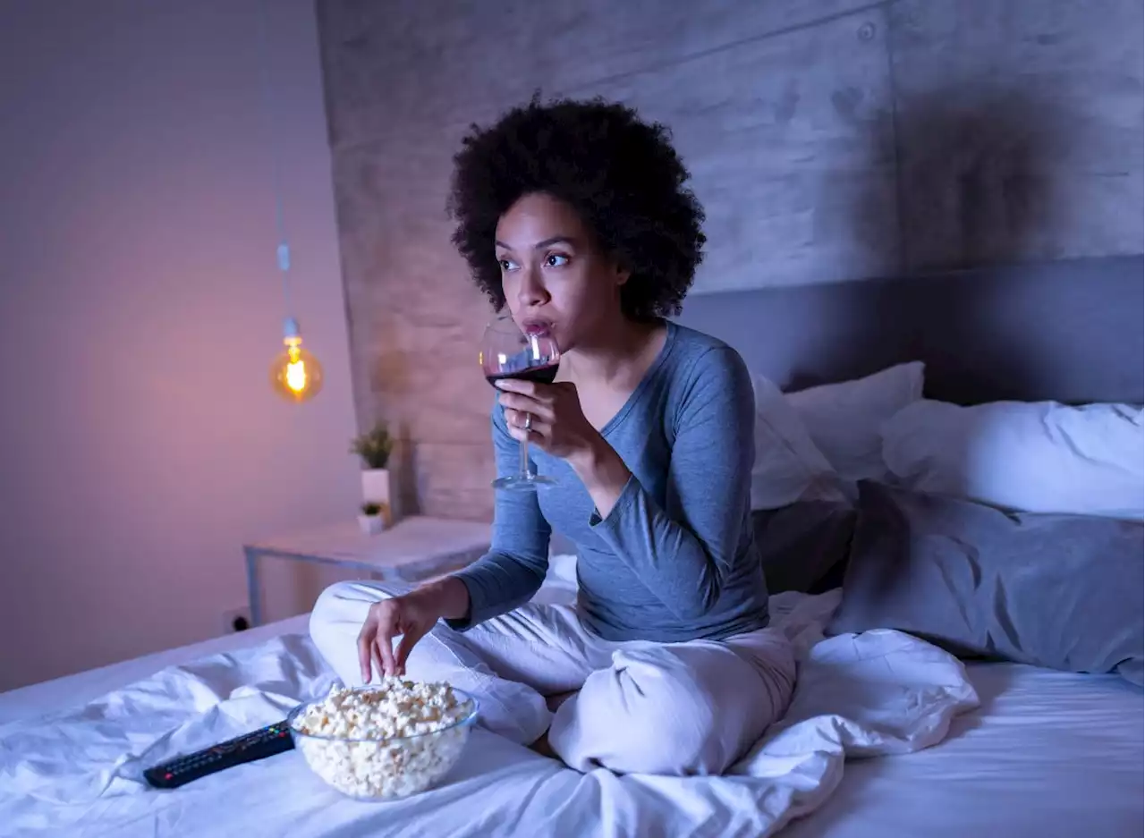 30 Nighttime Habits That Make You Wake Up Fatter — Eat This Not That