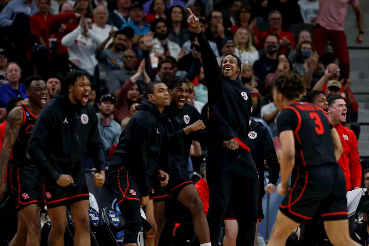 Houston knocks off No. 1 seed Arizona