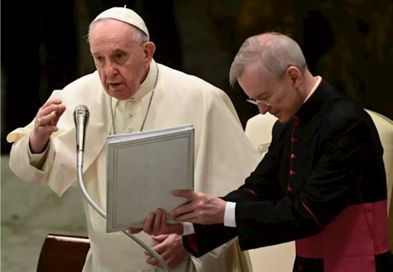 Pope answers poor’s questions in new book