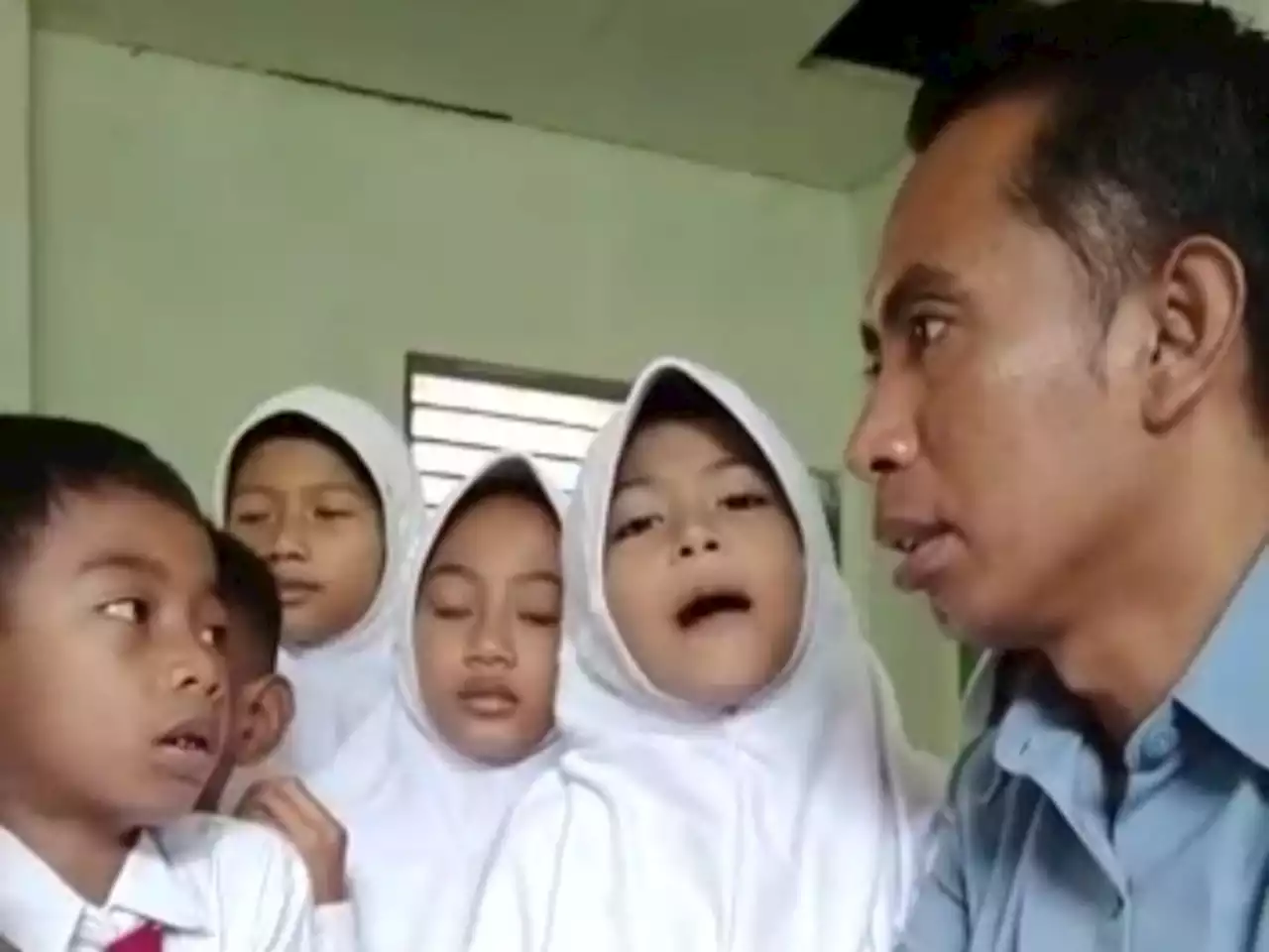 Klarifikasi Kasus Pak Ribut, Guru Viral dari Lumajang, Videonya Dipotong