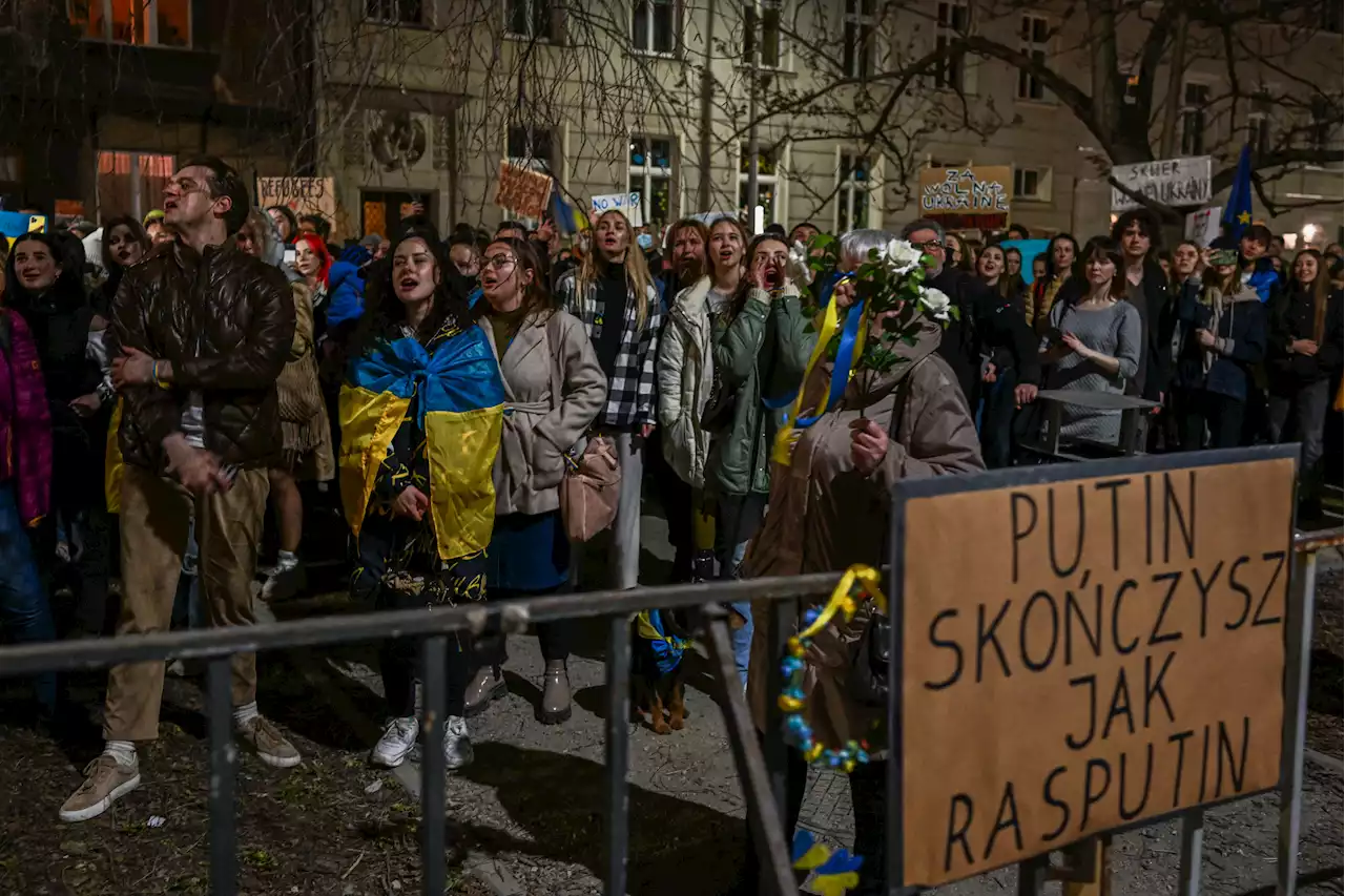 Volodymyr Zelensky calls for mass anti-war protests around the world