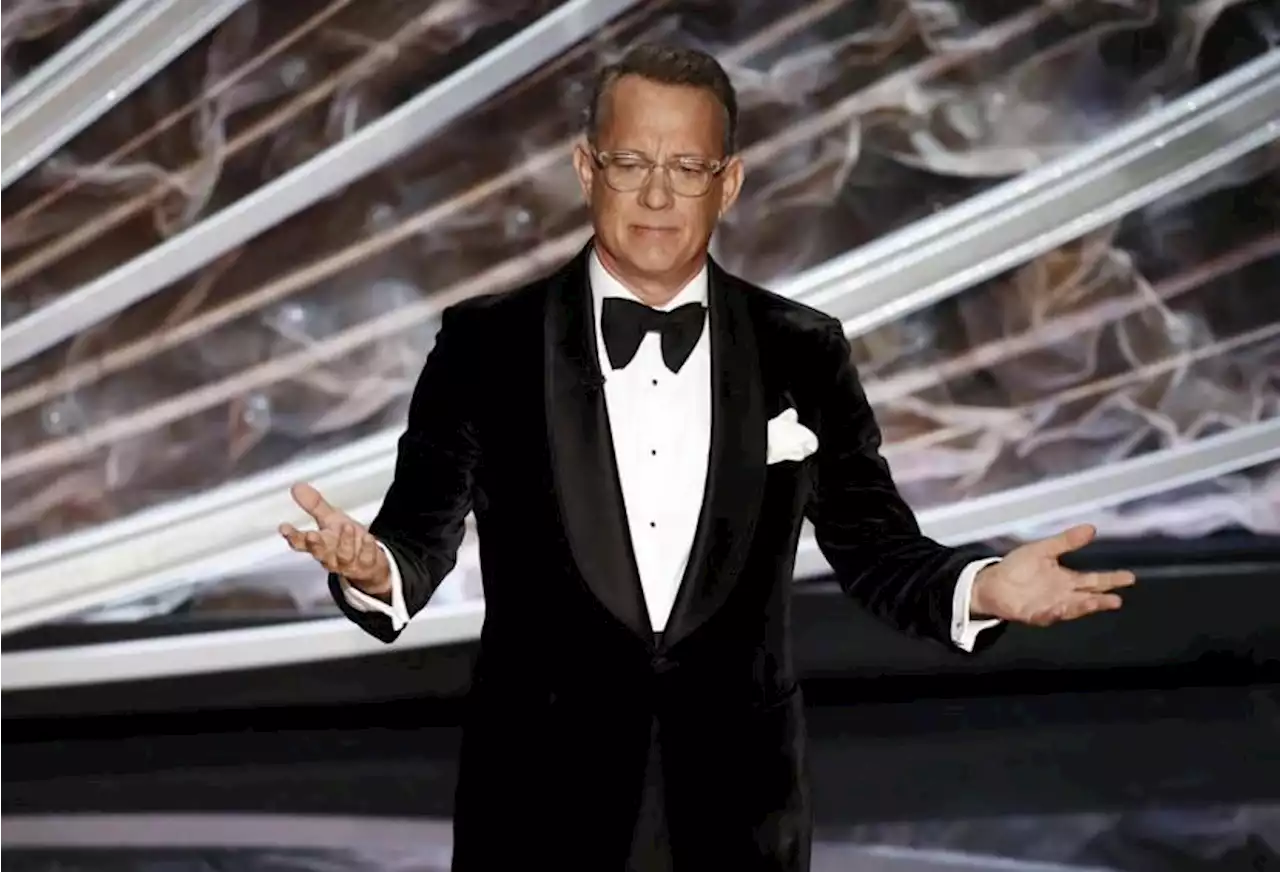 Tom Hanks Kejutkan Penggemar dengan |em|Ikutan|/em| Berfoto Bersama Pengantin |Republika Online