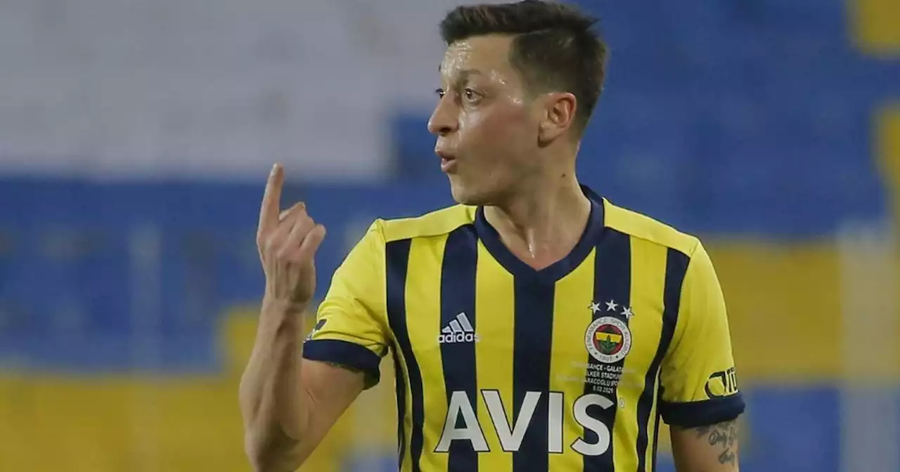 Mesut Özil reagiert auf Suspendierung bei Fenerbahce Istanbul