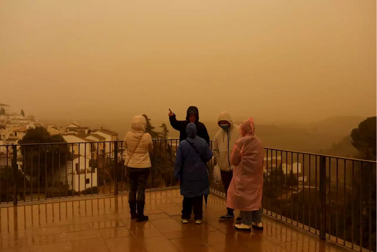 Huge Saharan sandstorm sweeps across Spain for the second time