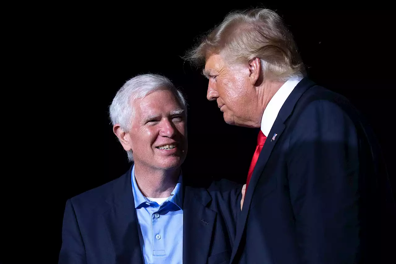 Why Did Donald Trump Un-Endorse Mo Brooks? His Ego