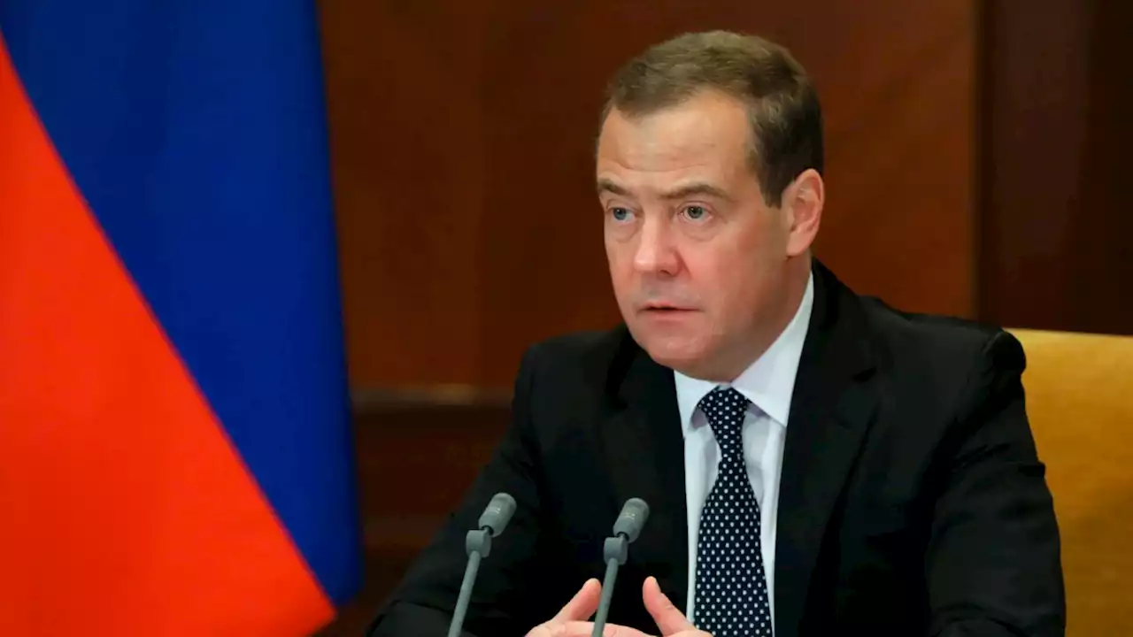 Mantan Presiden Rusia Medvedev: Sanksi Barat Tidak akan Pengaruhi Kremlin