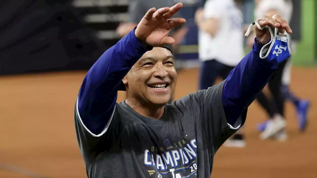 Sources: Los Angeles Dodgers give manager Dave Roberts 3-year extension