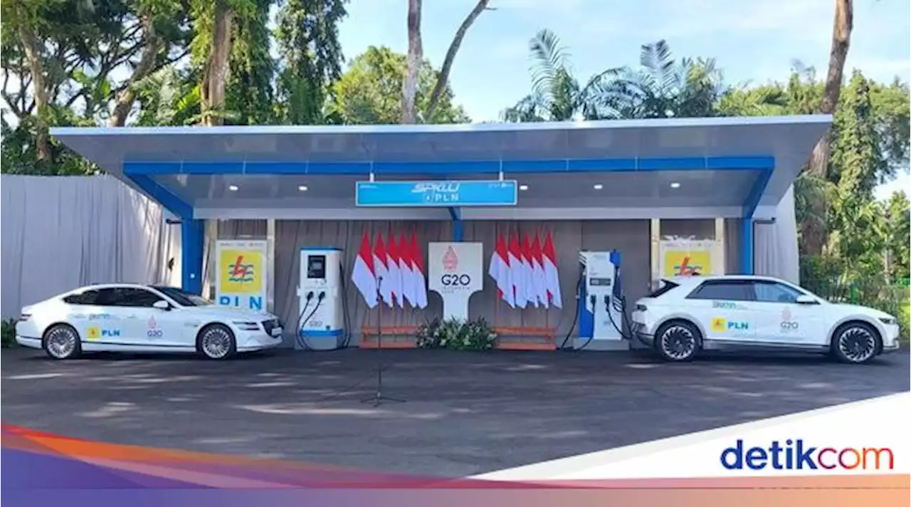 Begini Cara Isi Daya Mobil Listrik di SPKLU, Mau Coba?