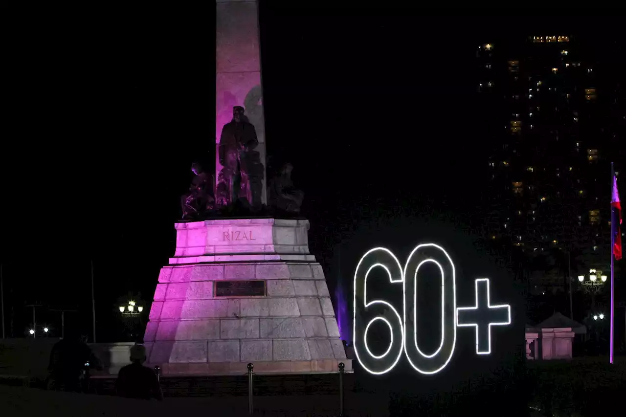 LOOK: Rizal Park goes dark for Earth Hour 2022