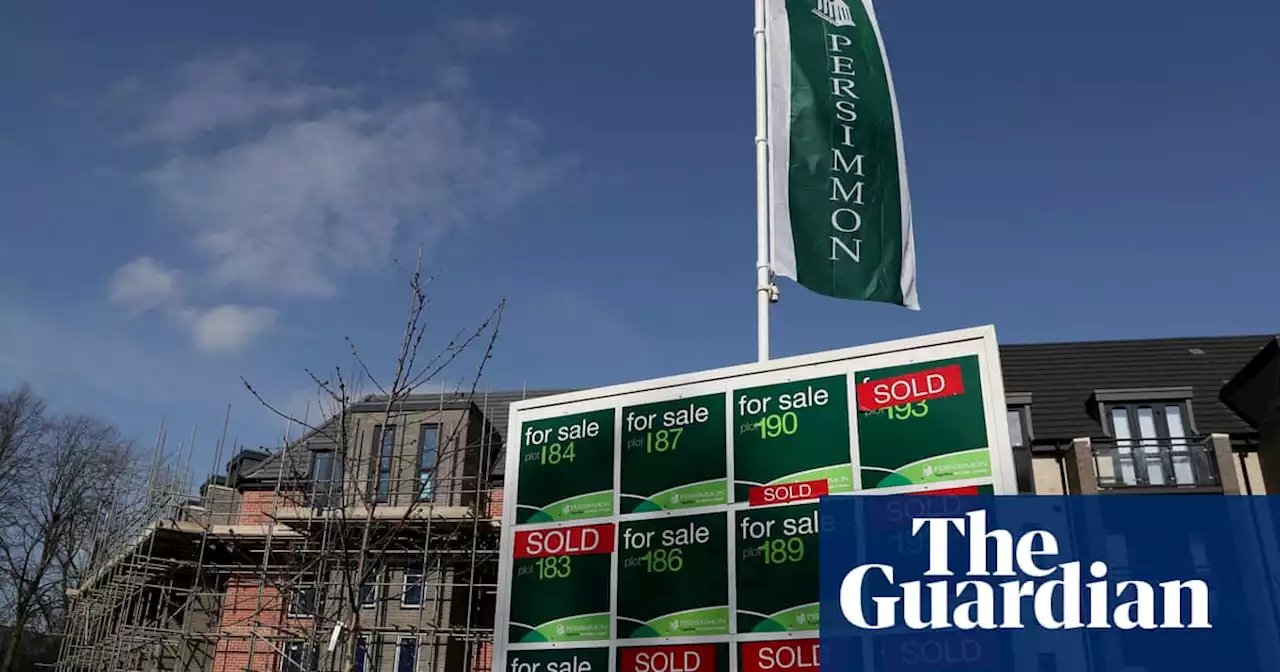 UK’s biggest housebuilders hand top bosses bumper bonuses