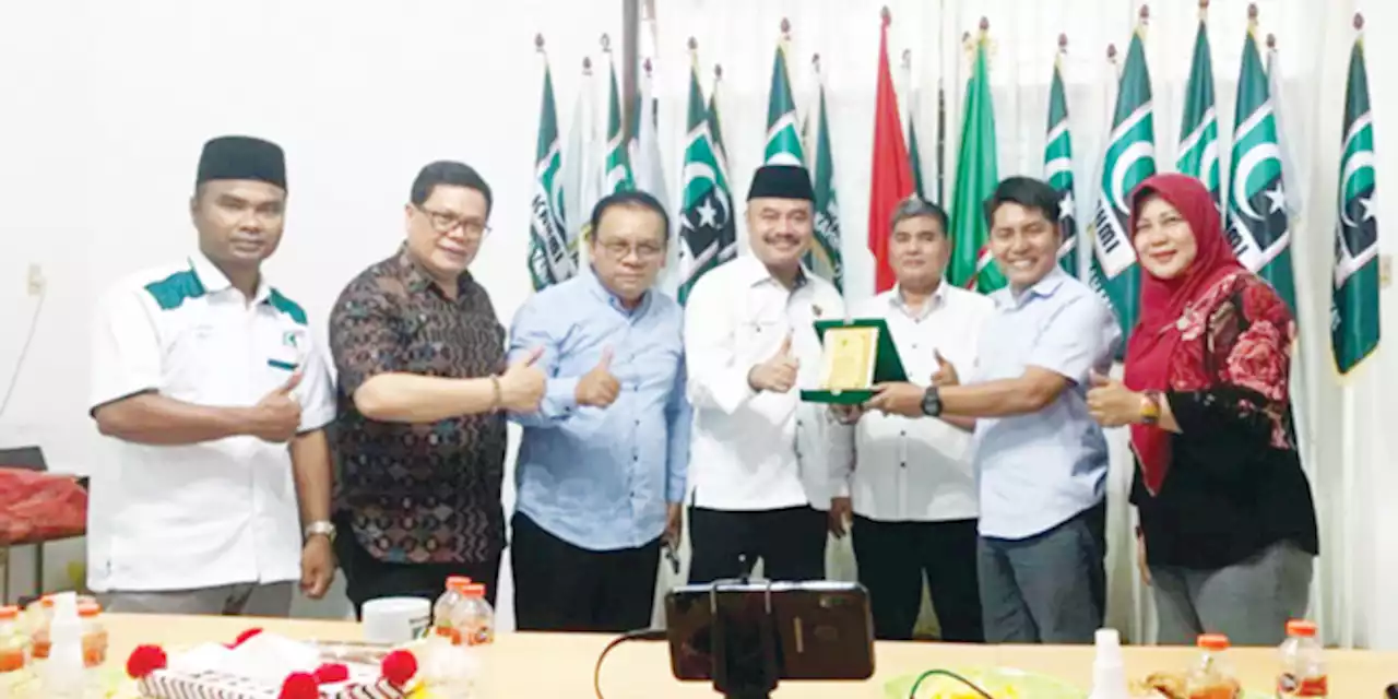 Ngobrol Santai KAHMI Sumut dengan Ketua PWI, Publik Butuh Pemikiran Alumni HMI