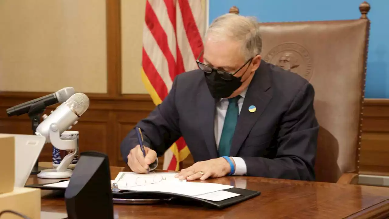 Gov. Inslee signs $17 billion transportation package