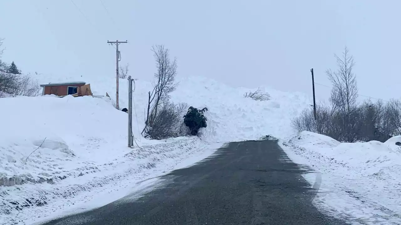 Avalanche blocks traffic, knocks out power along major Eagle River road